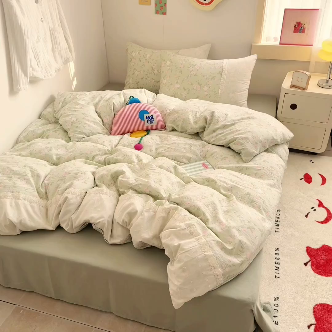 91家纺网 家纺一手货源 找家纺 温眠家纺 2025新款ins风小清新镂空花边水洗云朵棉四件套-风格二 绿野仙踪