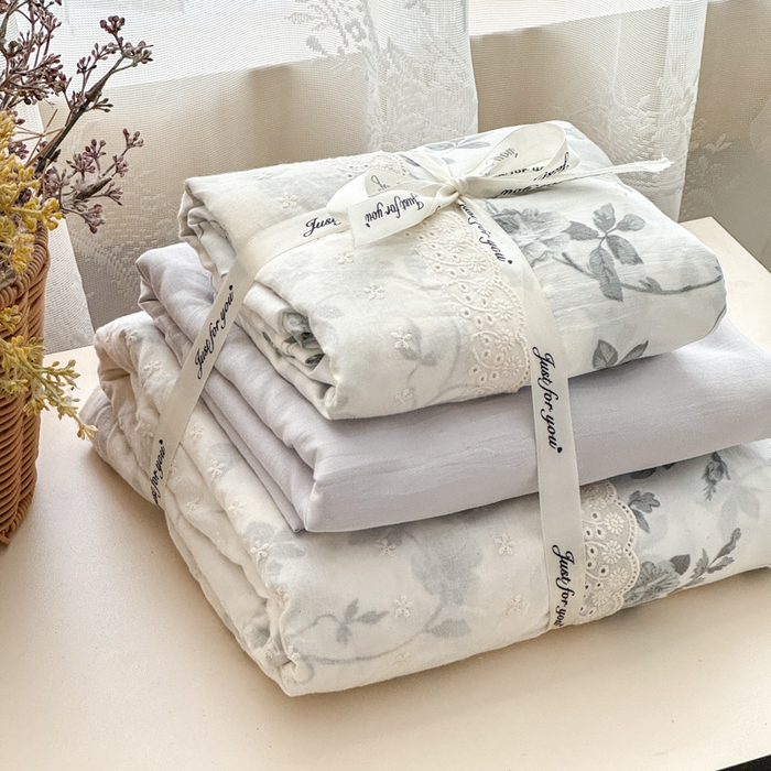 91家纺网 家纺一手货源 找家纺 温眠家纺 2025新款ins风小清新镂空花边水洗云朵棉四件套-风格二 莫奈花园