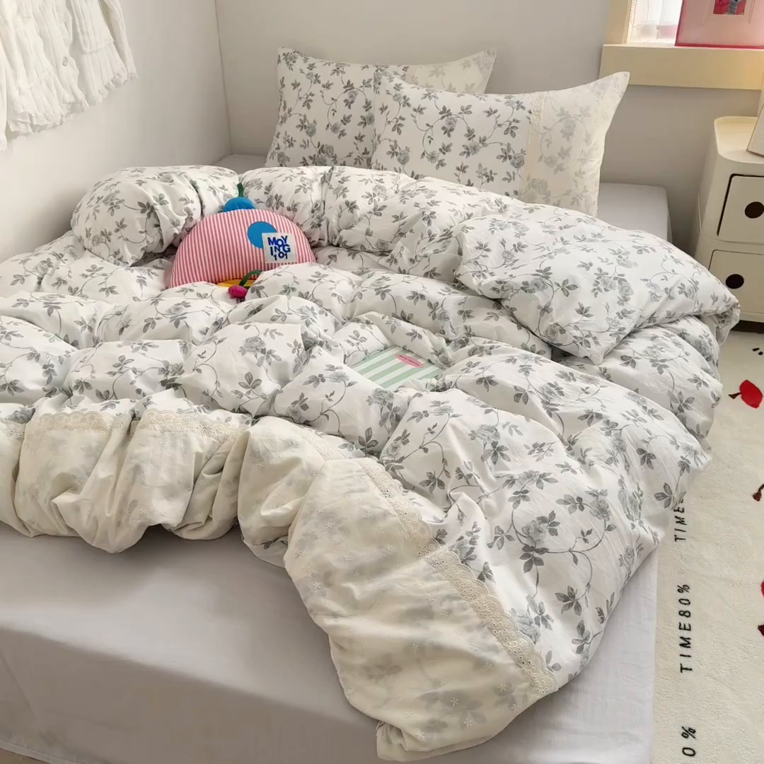 91家纺网 家纺一手货源 找家纺 温眠家纺 2025新款ins风小清新镂空花边水洗云朵棉四件套-风格二 莫奈花园