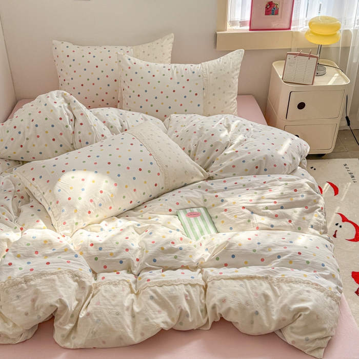 91家纺网 家纺一手货源 找家纺 温眠家纺 2025新款ins风小清新镂空花边水洗云朵棉四件套-风格二 奶油波点