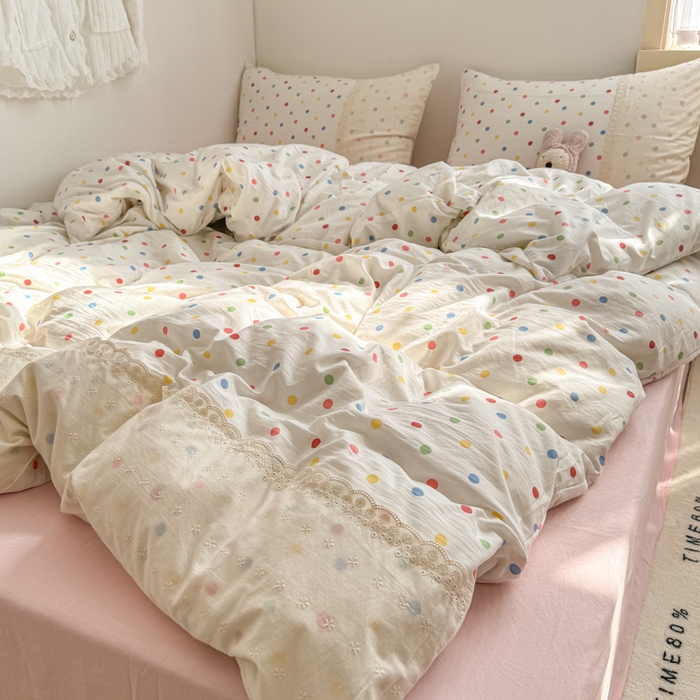 91家纺网 家纺一手货源 找家纺 温眠家纺 2025新款ins风小清新镂空花边水洗云朵棉四件套-风格二 奶油波点