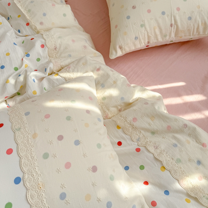 91家纺网 家纺一手货源 找家纺 温眠家纺 2025新款ins风小清新镂空花边水洗云朵棉四件套-风格二 奶油波点