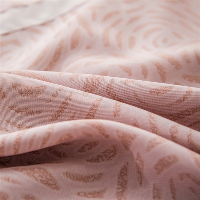 91家纺网 家纺一手货源 找家纺 恩和家纺 2026新款50s莱赛尔天丝床盖被轻奢撞色款四件套 绽放 山茶粉