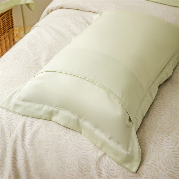 91家纺网 家纺一手货源 找家纺 恩和家纺 2026新款50s莱赛尔天丝轻奢撞色款床盖多件套 绽放 浅绿