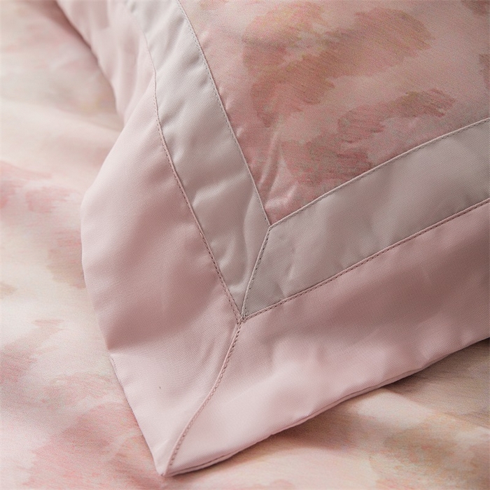 91家纺网 家纺一手货源 找家纺 恩和家纺 2026新款50s莱赛尔天丝轻奢撞色款床盖多件套 小粉豹