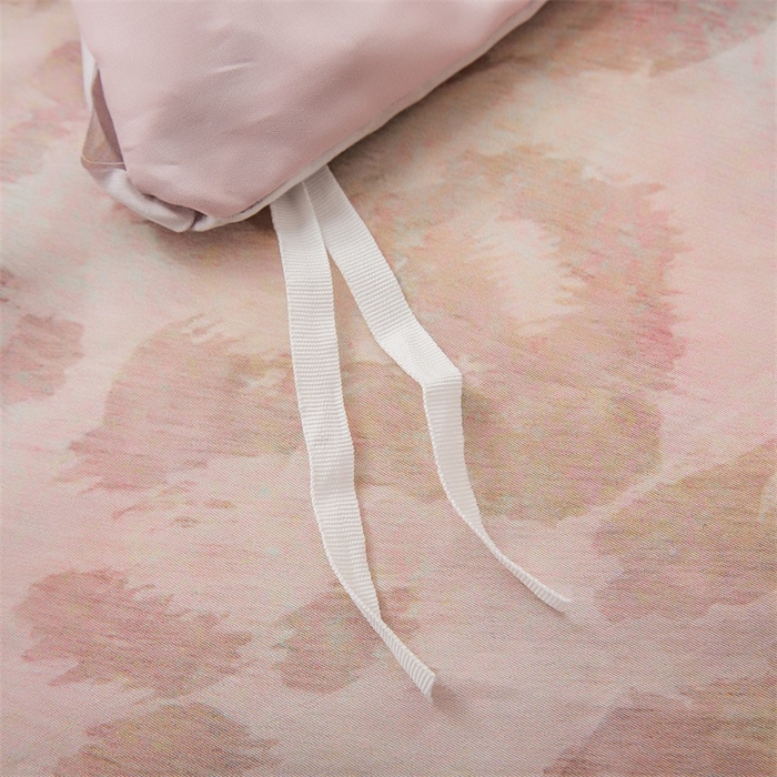 91家纺网 家纺一手货源 找家纺 恩和家纺 2026新款50s莱赛尔天丝轻奢撞色款床盖多件套 小粉豹