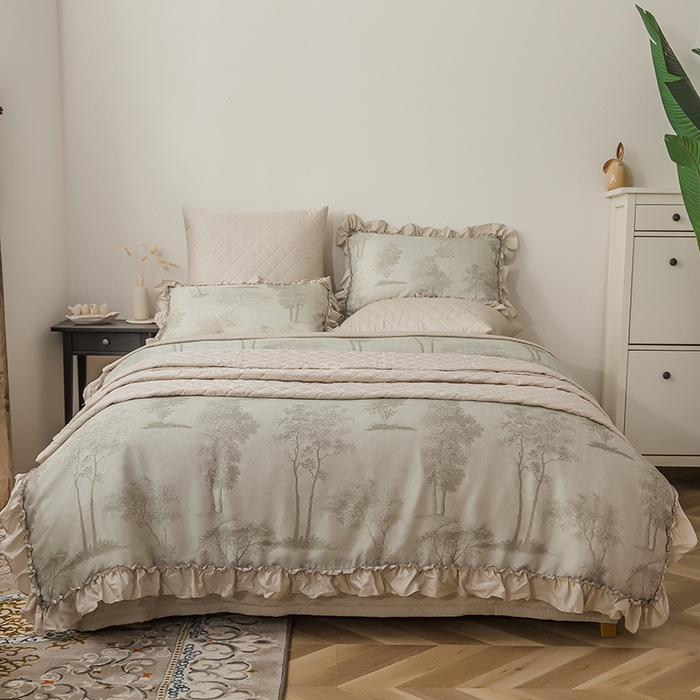 91家纺网 家纺一手货源 找家纺 恩和家纺 2026新款50s莱赛尔天丝法式花边款法式飞边床盖四件套 春生