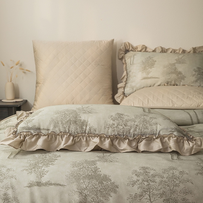 91家纺网 家纺一手货源 找家纺 恩和家纺 2026新款50s莱赛尔天丝法式花边款法式飞边床盖四件套 春生