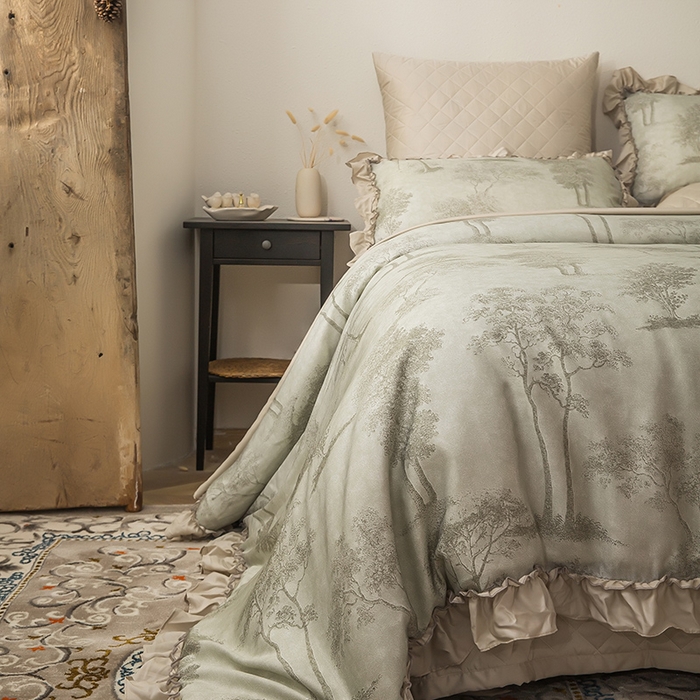 91家纺网 家纺一手货源 找家纺 恩和家纺 2026新款50s莱赛尔天丝法式花边款法式飞边床盖四件套 春生