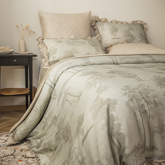 91家纺网 家纺一手货源 找家纺 恩和家纺 2026新款50s莱赛尔天丝法式花边款法式飞边床盖四件套 春生