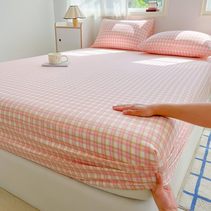 91家纺网 家纺一手货源 找家纺 温眠家纺 2025新款纯色格子高克重水洗棉床笠全包围防滑床罩保护套单床笠 典雅格-粉