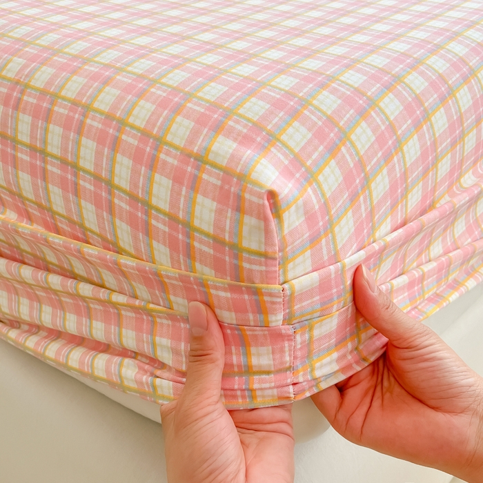 91家纺网 家纺一手货源 找家纺 温眠家纺 2025新款纯色格子高克重水洗棉床笠全包围防滑床罩保护套单床笠 典雅格-粉