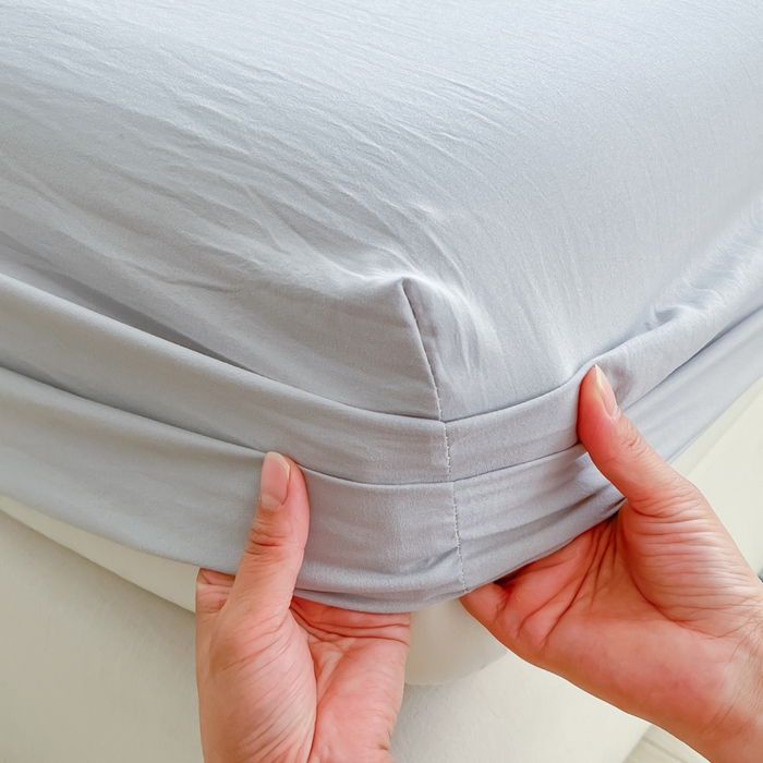 91家纺网 家纺一手货源 找家纺 温眠家纺 2025新款纯色格子高克重水洗棉床笠全包围防滑床罩保护套单床笠 浅灰