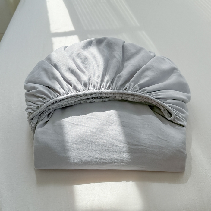 91家纺网 家纺一手货源 找家纺 温眠家纺 2025新款纯色格子高克重水洗棉床笠全包围防滑床罩保护套单床笠 浅灰