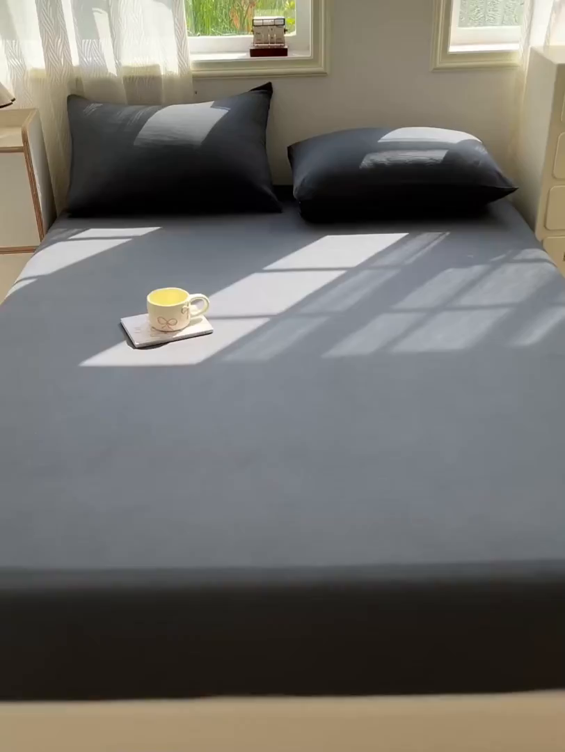 91家纺网 家纺一手货源 找家纺 温眠家纺 2025新款纯色格子高克重水洗棉床笠全包围防滑床罩保护套单床笠 深灰