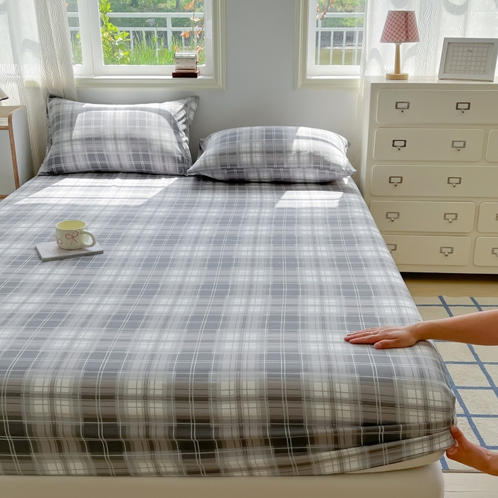 91家纺网 家纺一手货源 找家纺 温眠家纺 2025新款纯色格子高克重水洗棉床笠全包围防滑床罩保护套单床笠 烟灰格