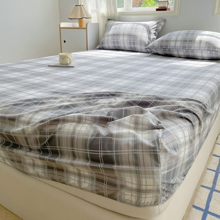 91家纺网 家纺一手货源 找家纺 温眠家纺 2025新款纯色格子高克重水洗棉床笠全包围防滑床罩保护套单床笠 烟灰格