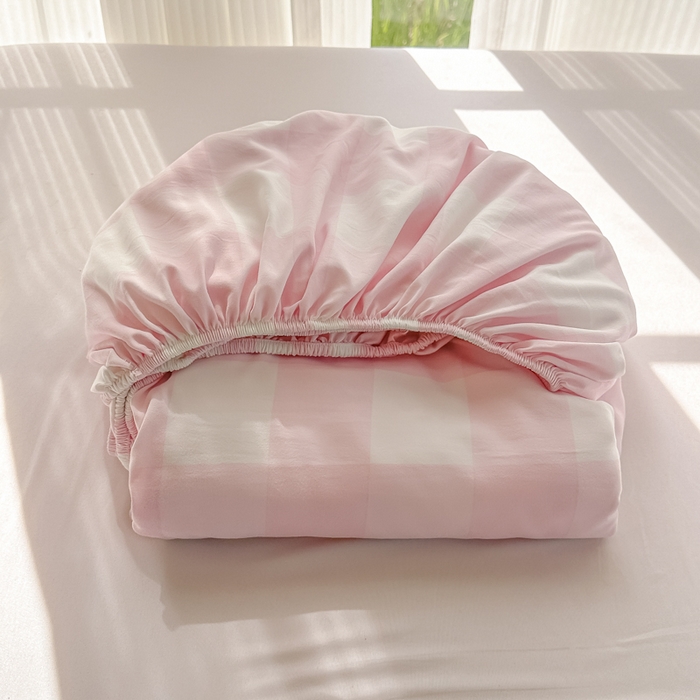 91家纺网 家纺一手货源 找家纺 温眠家纺 2025新款纯色格子高克重水洗棉床笠全包围防滑床罩保护套单床笠 元气桃桃