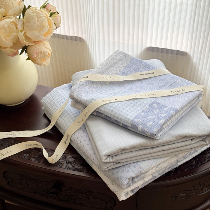 91家纺网 家纺一手货源 找家纺 温眠家纺 2025新款云感针织双层纱四件套 半亩花田