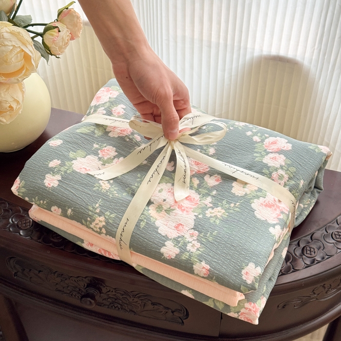 91家纺网 家纺一手货源 找家纺 温眠家纺 2025新款云感针织双层纱四件套 花簇