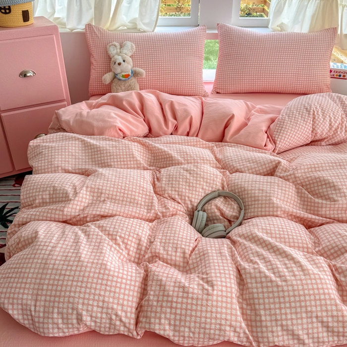 91家纺网 家纺一手货源 找家纺 温眠家纺 2025新款活性印染云感针织双层纱四件套 粉小格