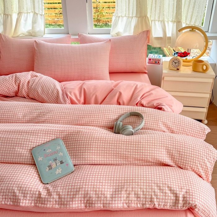 91家纺网 家纺一手货源 找家纺 温眠家纺 2025新款活性印染云感针织双层纱四件套 粉小格