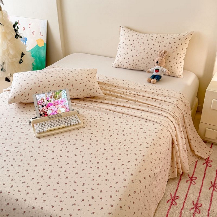 91家纺网 家纺一手货源 找家纺 温眠家纺 2025春夏新款云感棉双层纱床单单床单枕套三件套 旧梦难续