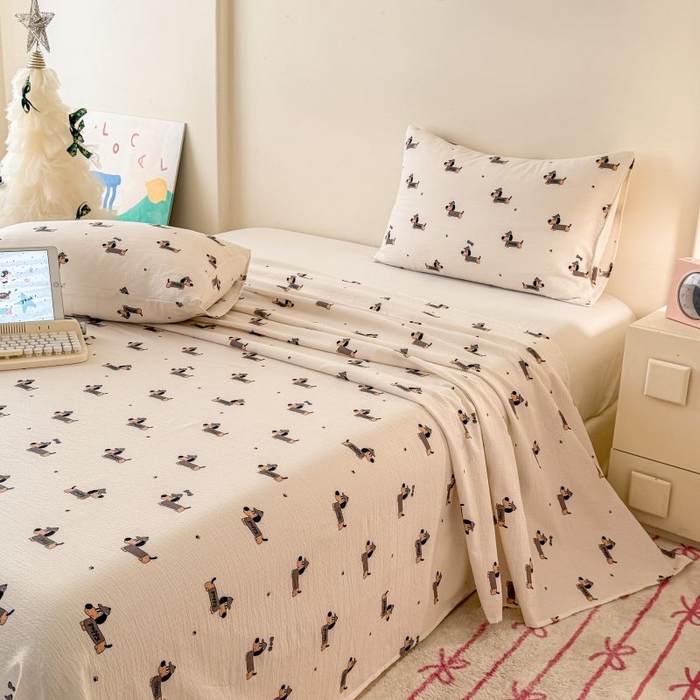 91家纺网 家纺一手货源 找家纺 温眠家纺 2025春夏新款云感棉双层纱床单单床单枕套三件套 腊肠狗