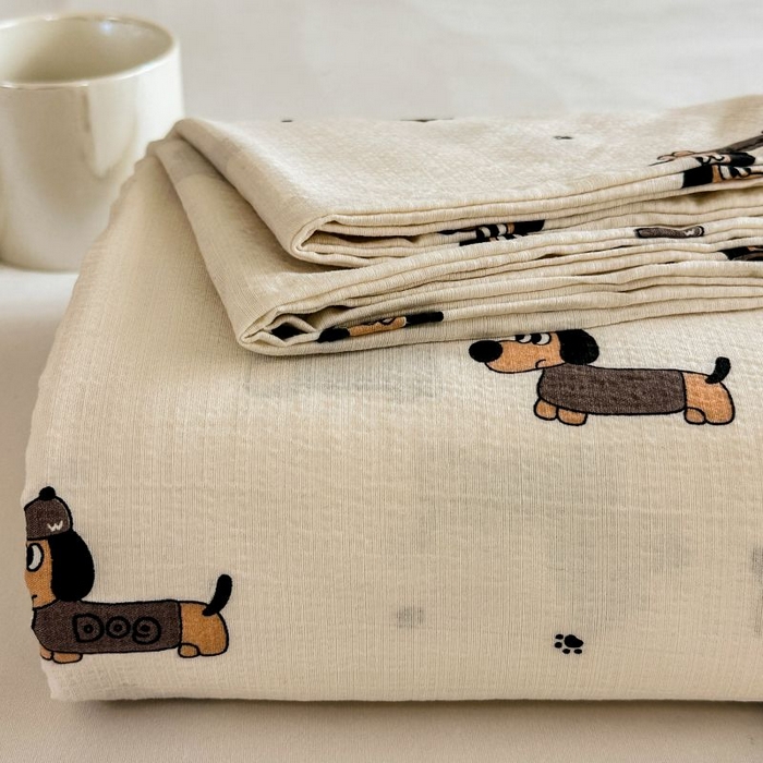 91家纺网 家纺一手货源 找家纺 温眠家纺 2025春夏新款云感棉双层纱床单单床单枕套三件套 腊肠狗