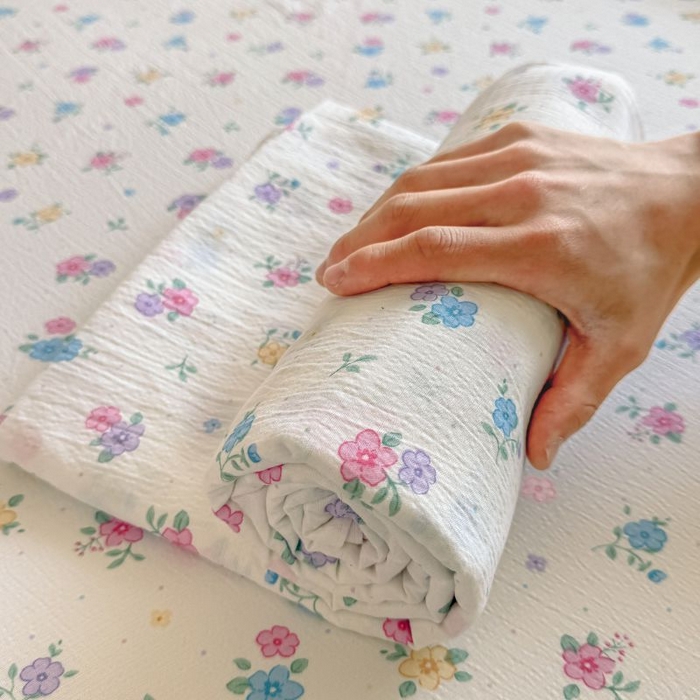 91家纺网 家纺一手货源 找家纺 温眠家纺 2025春夏新款云感棉双层纱床单单床单枕套三件套 铃兰春信