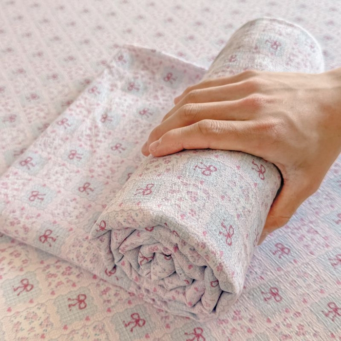 91家纺网 家纺一手货源 找家纺 温眠家纺 2025春夏新款云感棉双层纱床单单床单枕套三件套 琉璃瓦梦