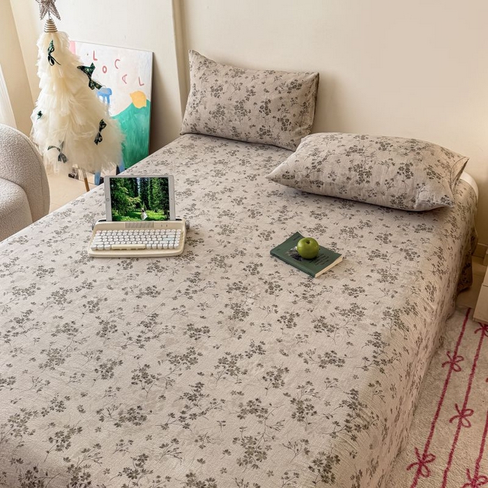 91家纺网 家纺一手货源 找家纺 温眠家纺 2025春夏新款云感棉双层纱床单单床单枕套三件套 秋风萧瑟