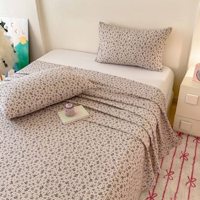 91家纺网 家纺一手货源 找家纺 温眠家纺 2025春夏新款云感棉双层纱床单单床单枕套三件套 失约温柔