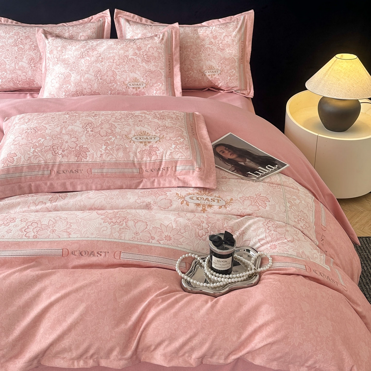 91家纺网 家纺一手货源 找家纺 喜四方 2026年新款加厚全棉印花加绣花四件套 花样年华-粉