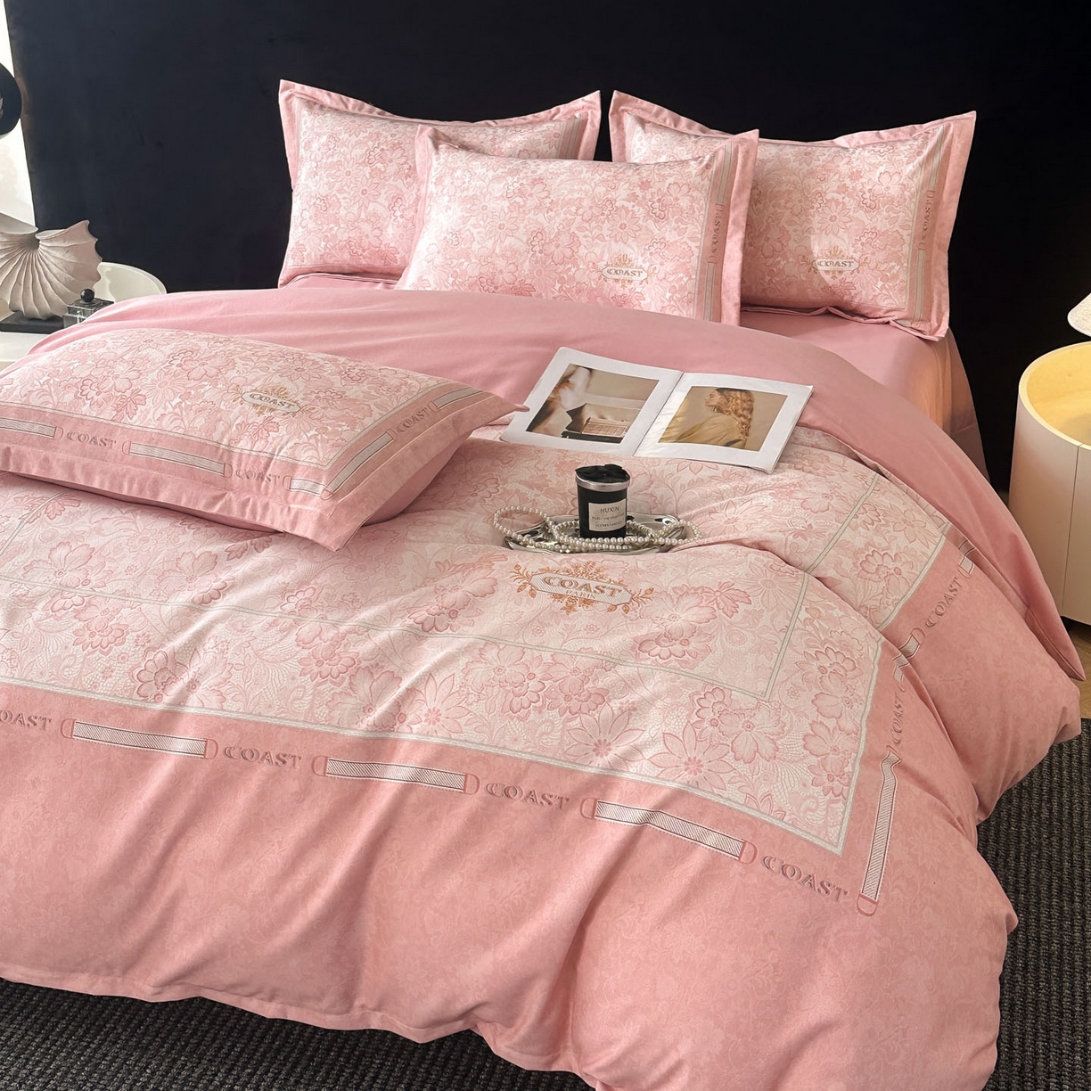 91家纺网 家纺一手货源 找家纺 喜四方 2026年新款加厚全棉印花加绣花四件套 花样年华-粉