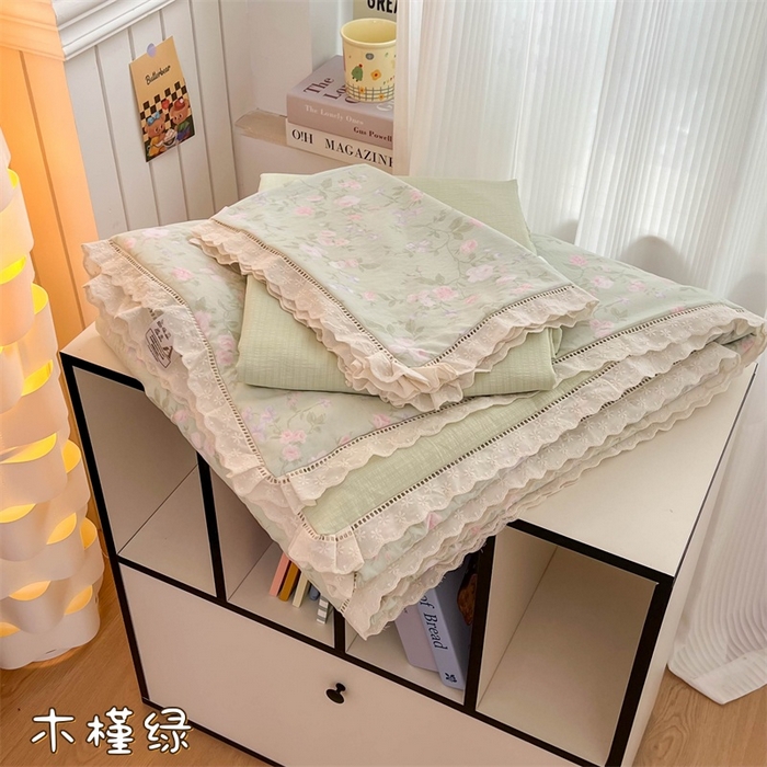 91家纺网 家纺一手货源 找家纺 温眠家纺 2025新款云感双层纱镂空花边夏被四件套 木槿绿