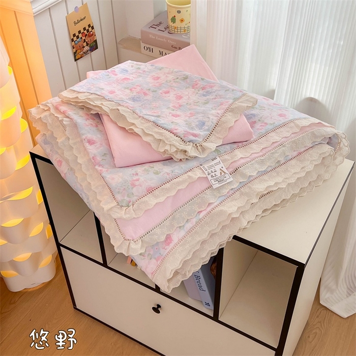 91家纺网 家纺一手货源 找家纺 （总）温眠家纺 2025新款云感双层纱镂空花边夏被四件套