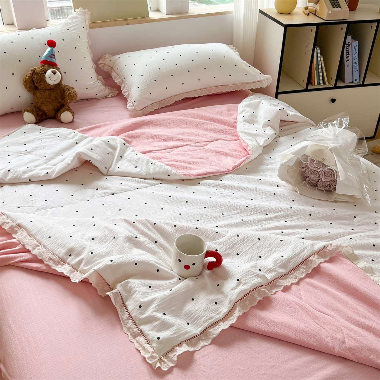 91家纺网 家纺一手货源 找家纺 温眠家纺 2025新款云感双层纱镂空花边夏被四件套 初恋