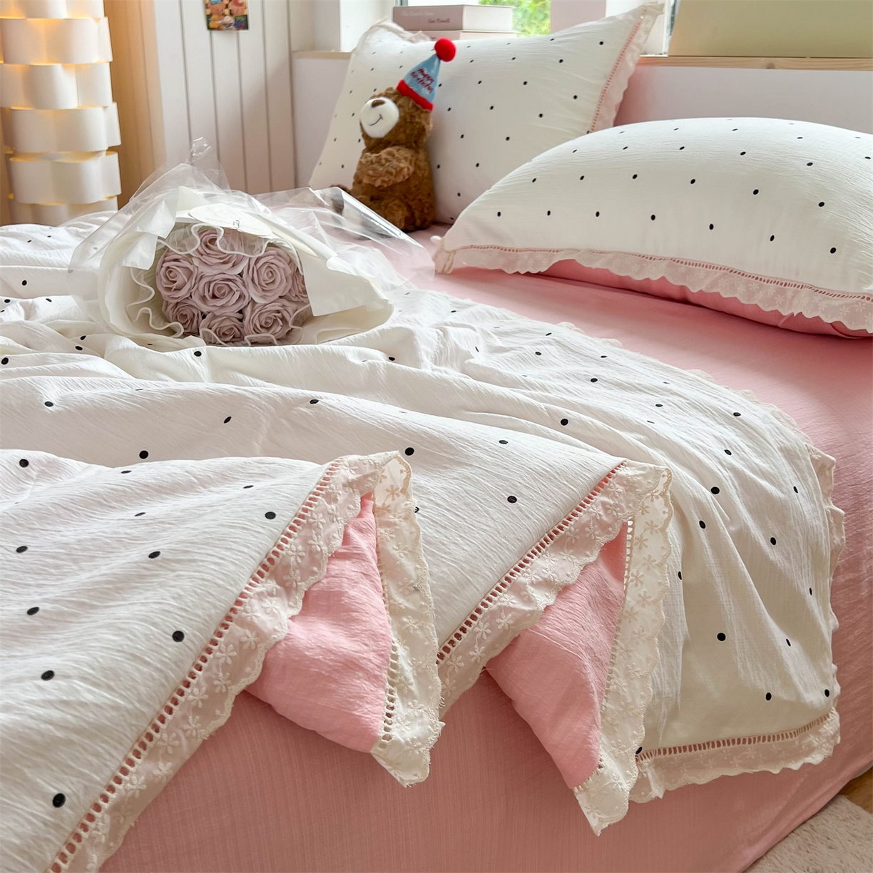 91家纺网 家纺一手货源 找家纺 温眠家纺 2025新款云感双层纱镂空花边夏被四件套 初恋