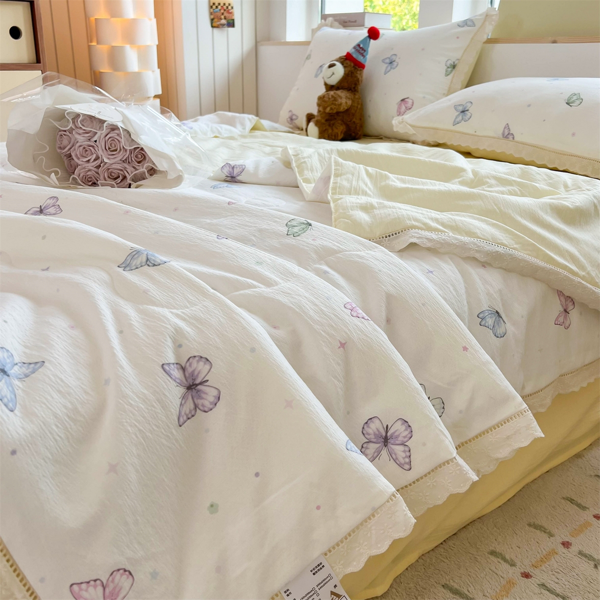 91家纺网 家纺一手货源 找家纺 温眠家纺 2025新款云感双层纱镂空花边夏被四件套 蝶舞