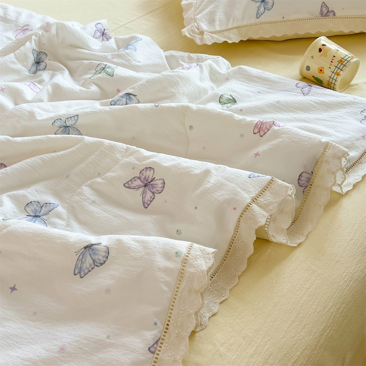 91家纺网 家纺一手货源 找家纺 温眠家纺 2025新款云感双层纱镂空花边夏被四件套 蝶舞