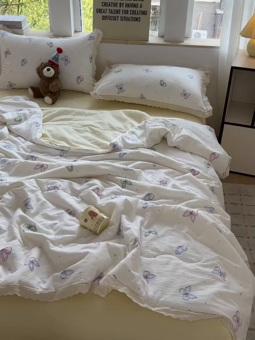 91家纺网 家纺一手货源 找家纺 温眠家纺 2025新款云感双层纱镂空花边夏被四件套 蝶舞