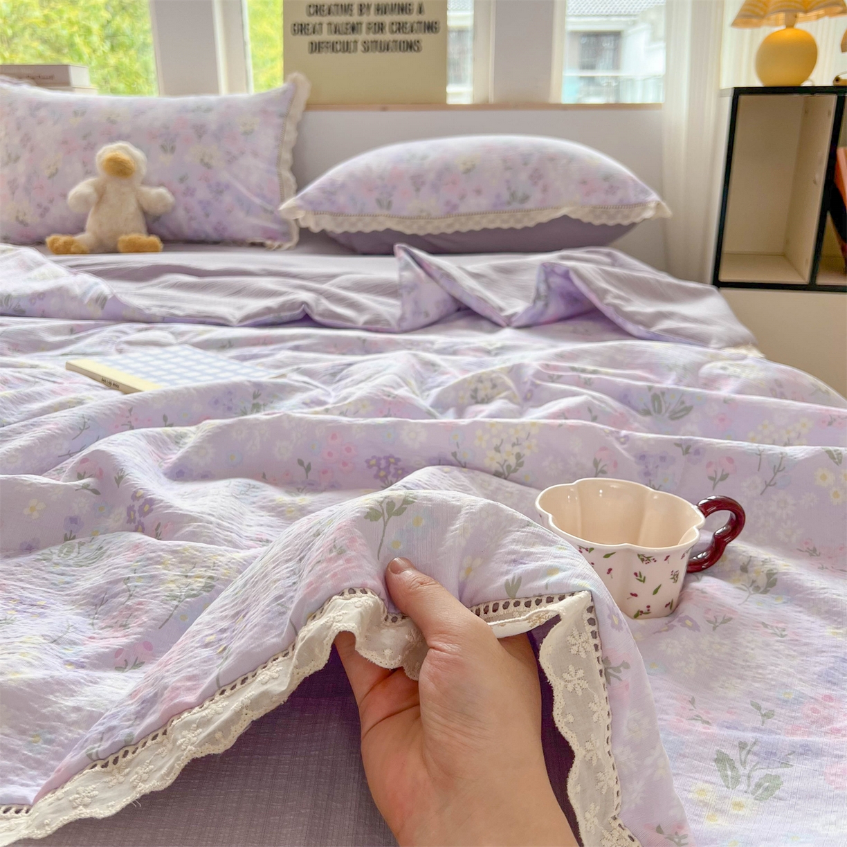 91家纺网 家纺一手货源 找家纺 温眠家纺 2025新款云感双层纱镂空花边夏被四件套 可颂