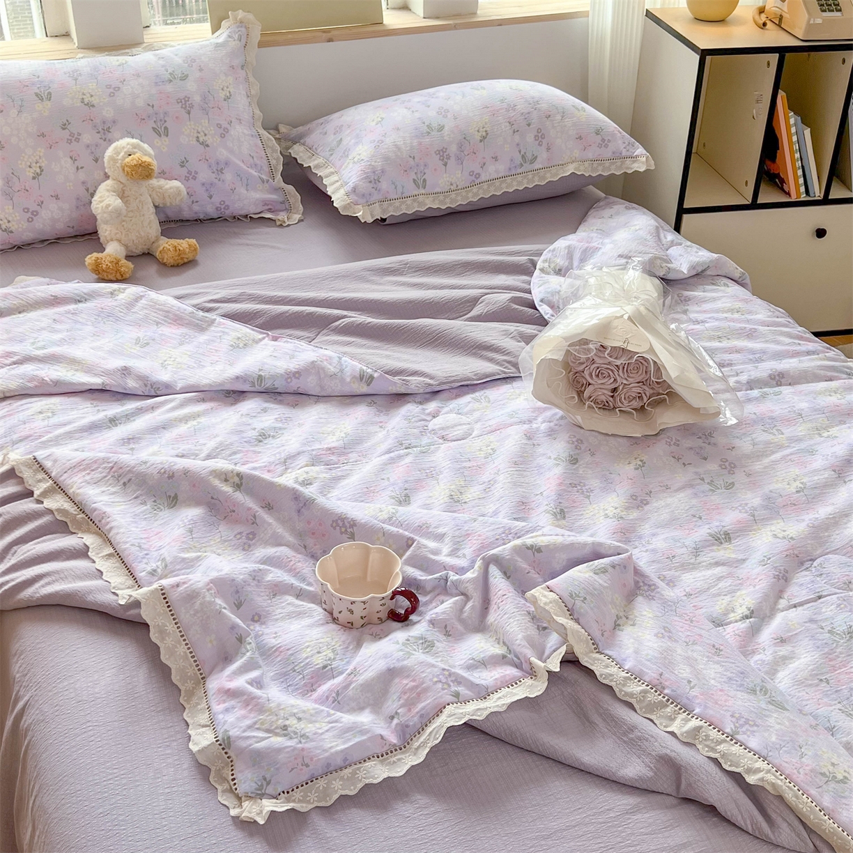 91家纺网 家纺一手货源 找家纺 温眠家纺 2025新款云感双层纱镂空花边夏被四件套 可颂