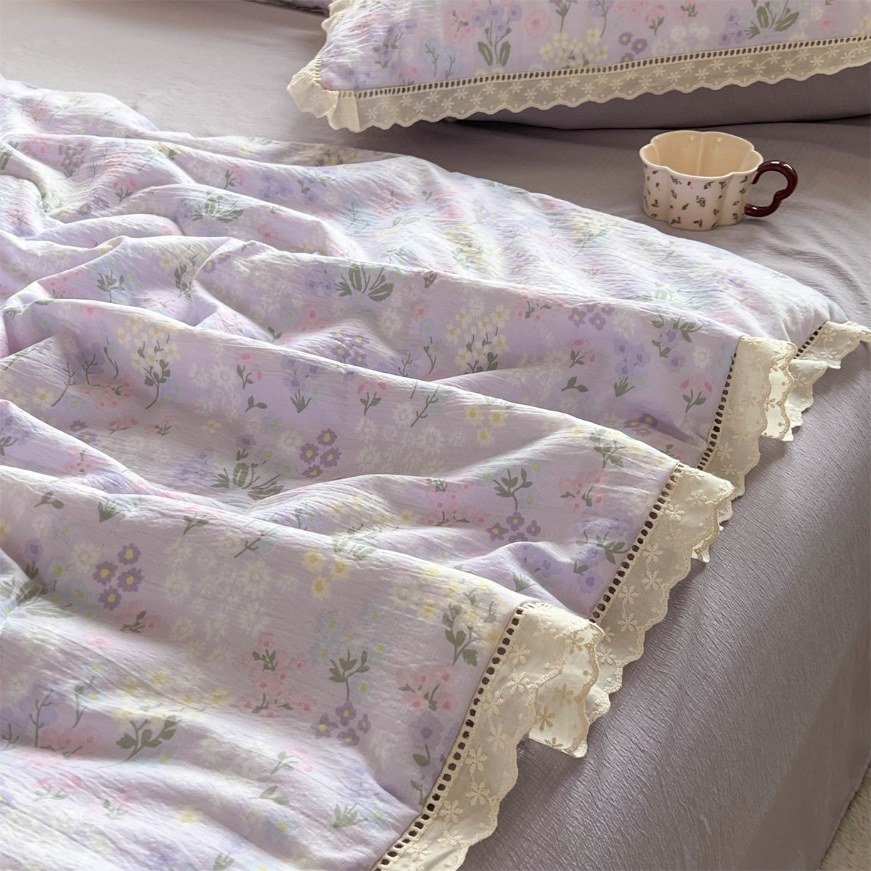 91家纺网 家纺一手货源 找家纺 温眠家纺 2025新款云感双层纱镂空花边夏被四件套 可颂