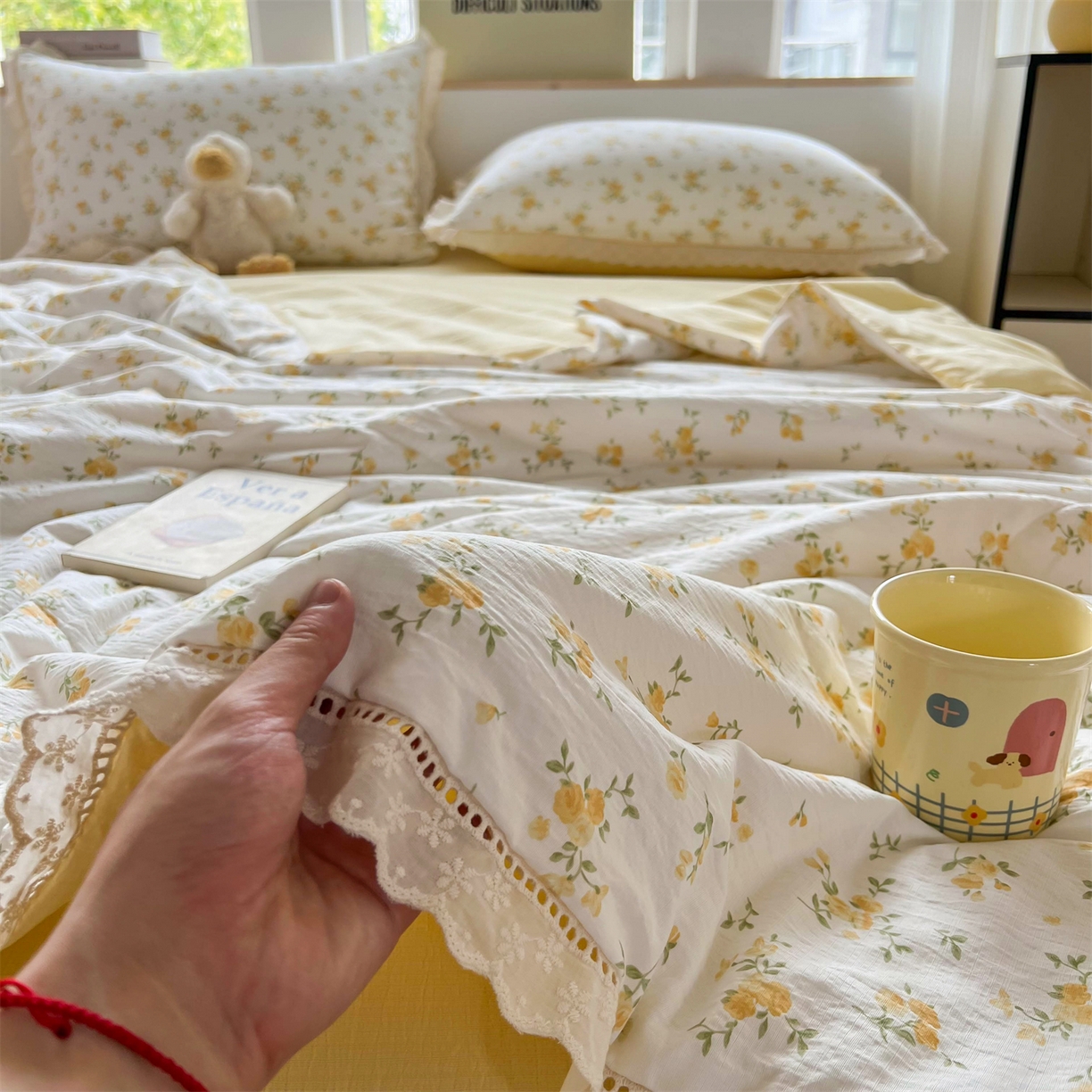 91家纺网 家纺一手货源 找家纺 温眠家纺 2025新款云感双层纱镂空花边夏被四件套 梨花落