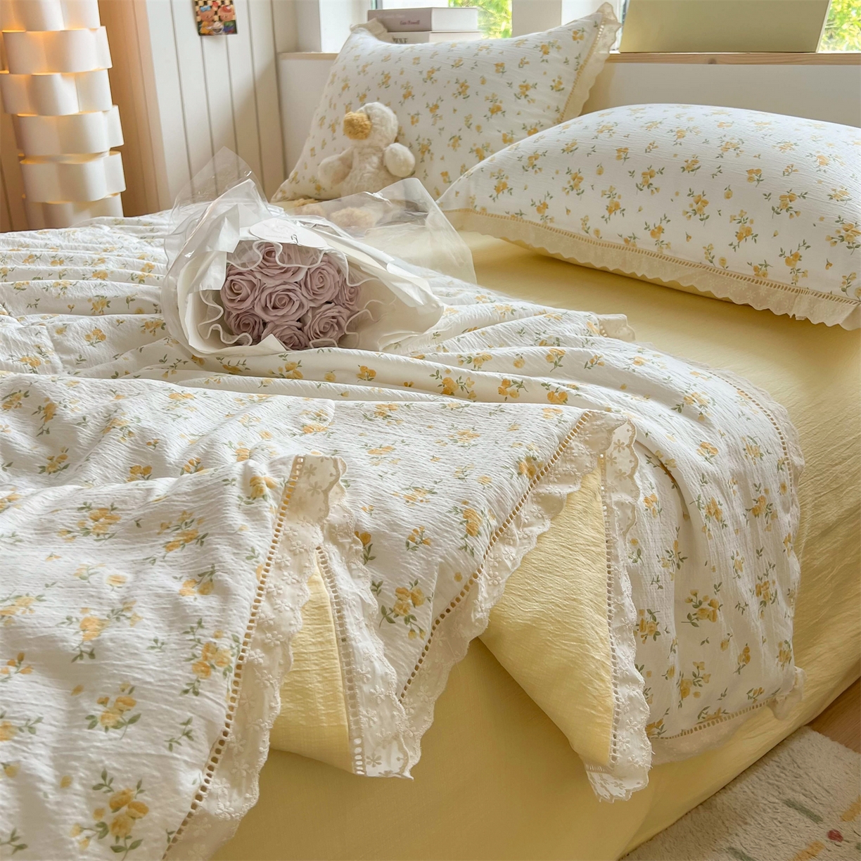 91家纺网 家纺一手货源 找家纺 温眠家纺 2025新款云感双层纱镂空花边夏被四件套 梨花落