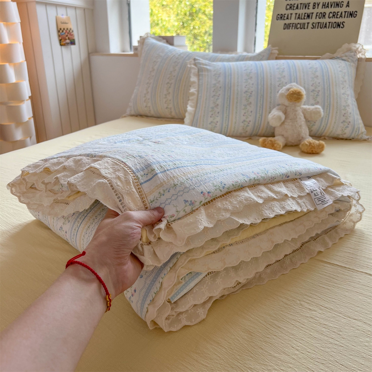 91家纺网 家纺一手货源 找家纺 温眠家纺 2025新款云感双层纱镂空花边夏被四件套 洛克庄园