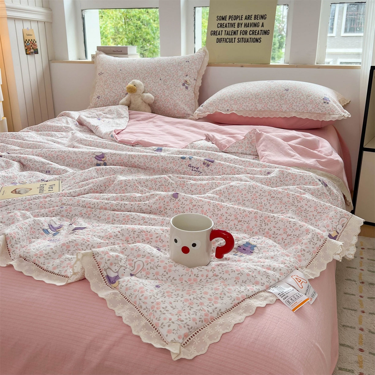 91家纺网 家纺一手货源 找家纺 温眠家纺 2025新款云感双层纱镂空花边夏被四件套 美好时光