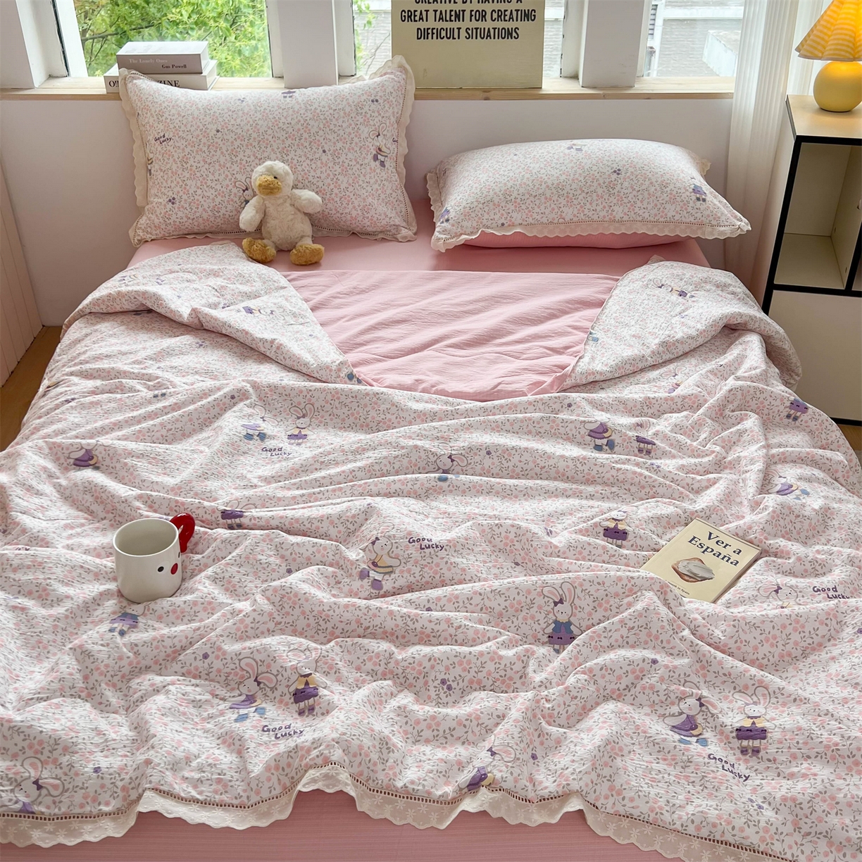 91家纺网 家纺一手货源 找家纺 温眠家纺 2025新款云感双层纱镂空花边夏被四件套 美好时光